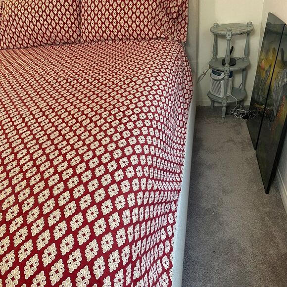 Queen Sheet set 3 pc. red and beige Eastern design EUC flat / 2 pillow cases - Picture 1 of 9